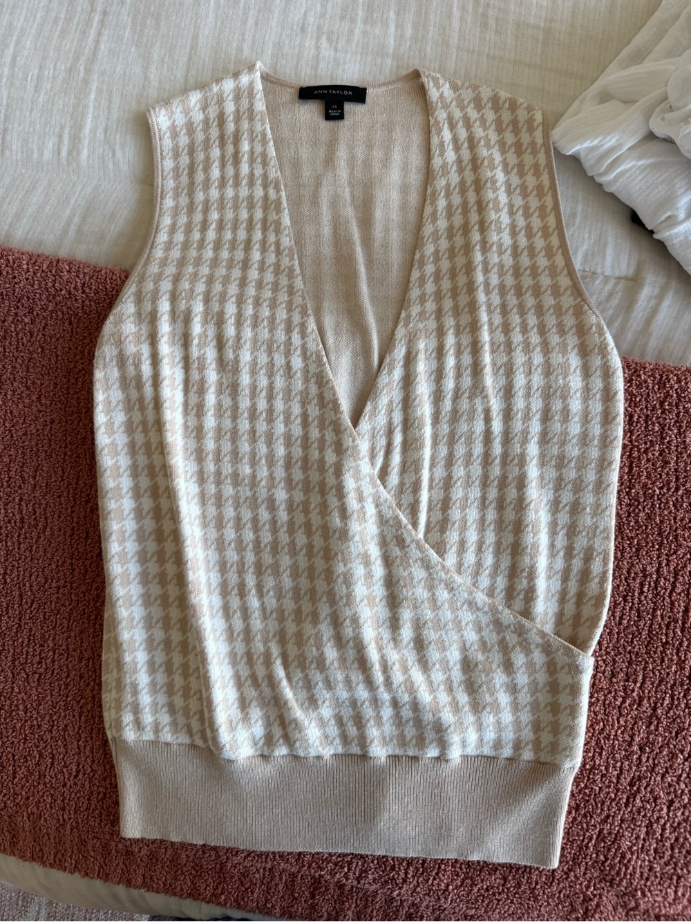 Ann Taylor Cream & Beige Houndstooth Wrap-Front V-Neck Sweater Vest